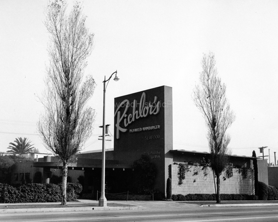 Richlors Planked Hamburger 1954.jpg